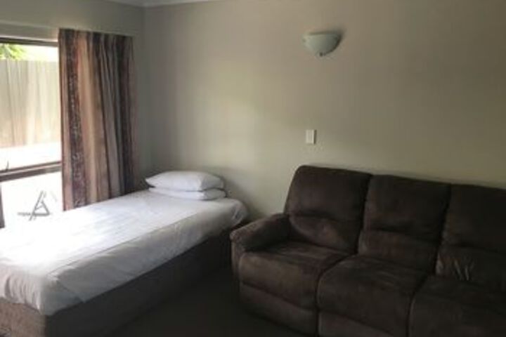 Room 8 of 24