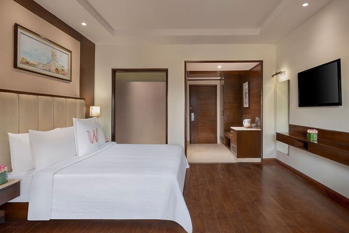 Room 12 of 27