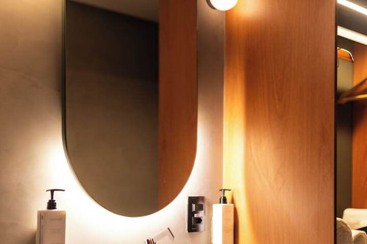 Room 9 of 48