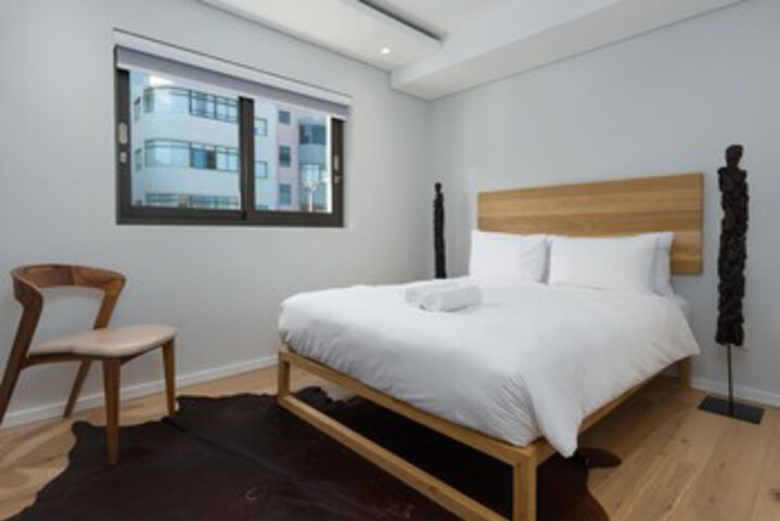 Room 5 of 20