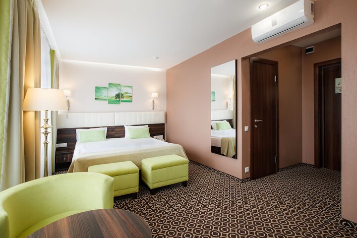 Room 15 of 37