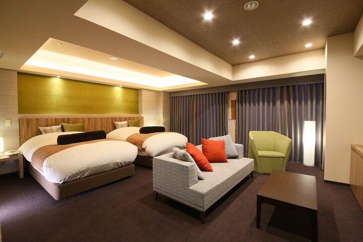 Room 5 of 82