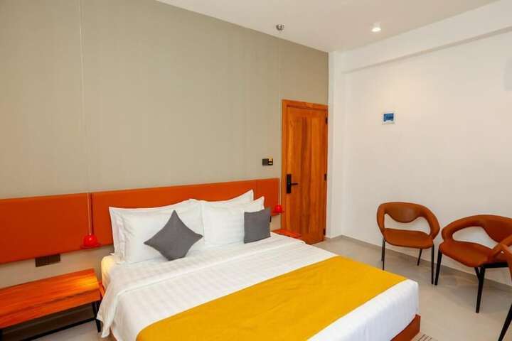 Room 10 of 30