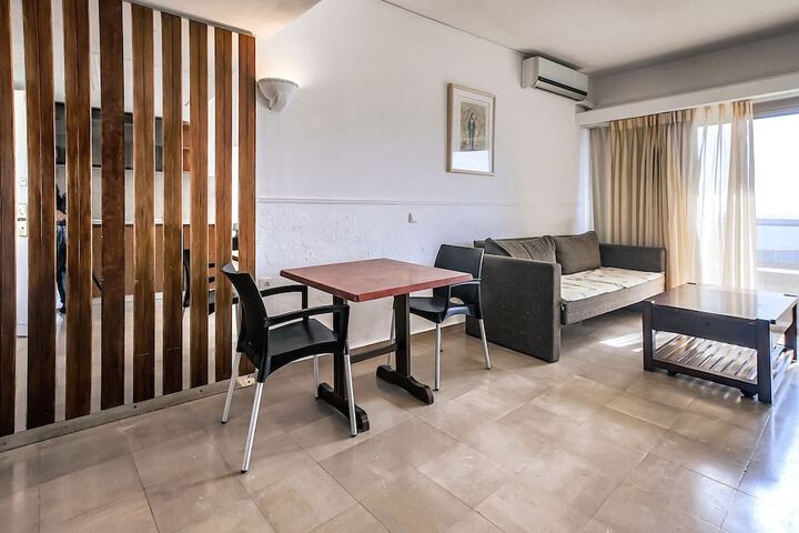 Room 49 of 104