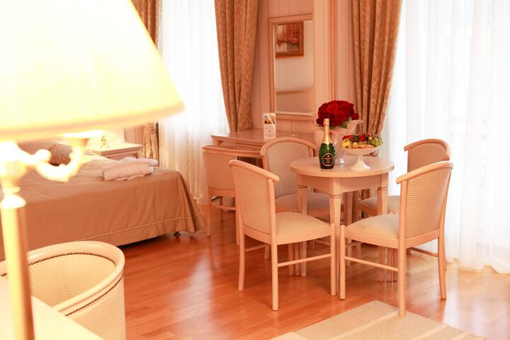 Room 37 of 54