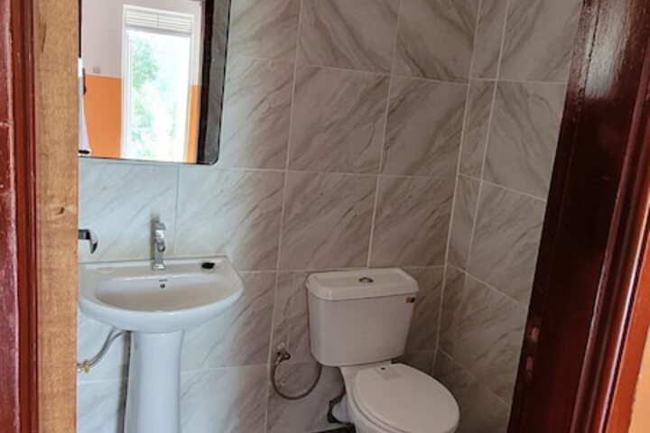 Room 7 of 18