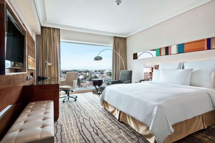 Room 13 of 70