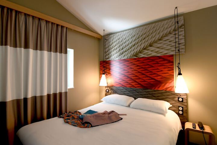 Room 15 of 83