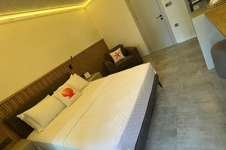 Room 25 of 81