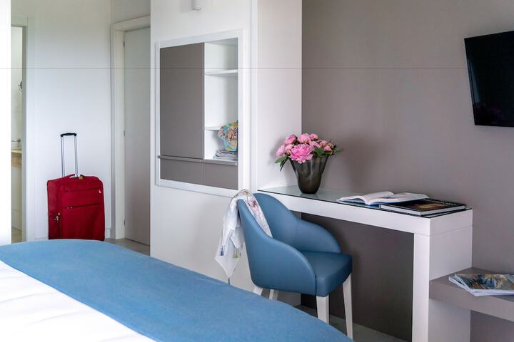 Room 12 of 89