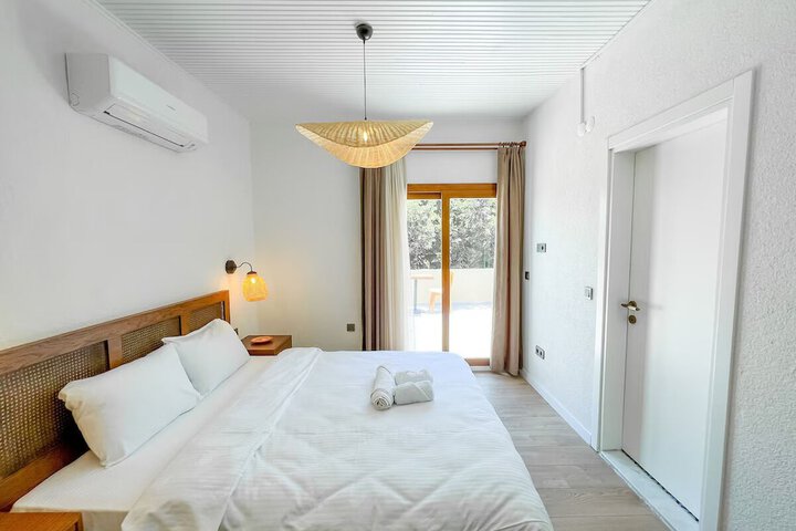 Room 7 of 17
