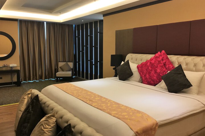 Room 6 of 87