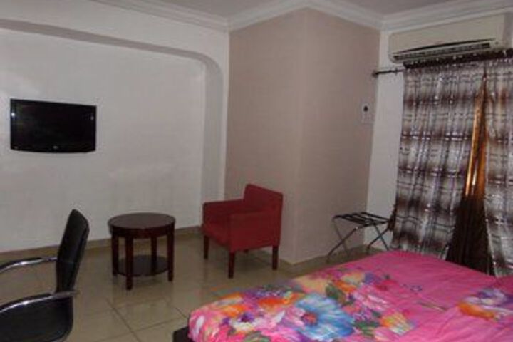 Room 15 of 27
