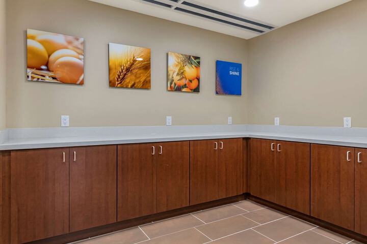 Breakfast area