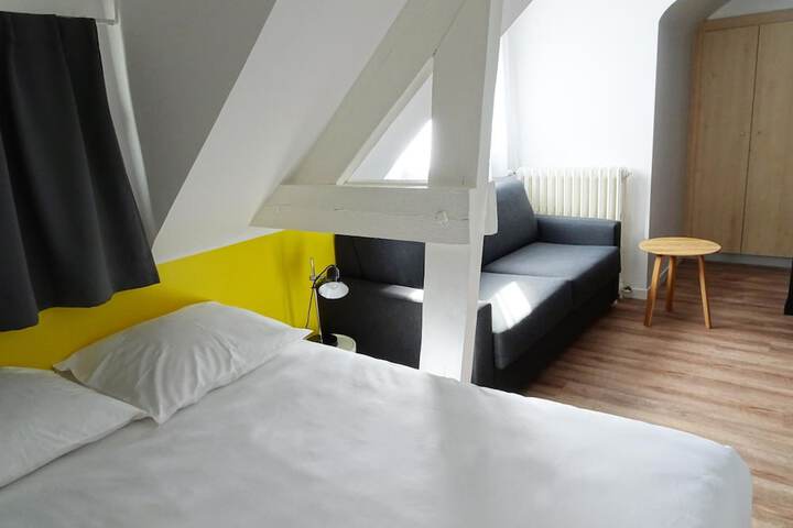 Room 16 of 44