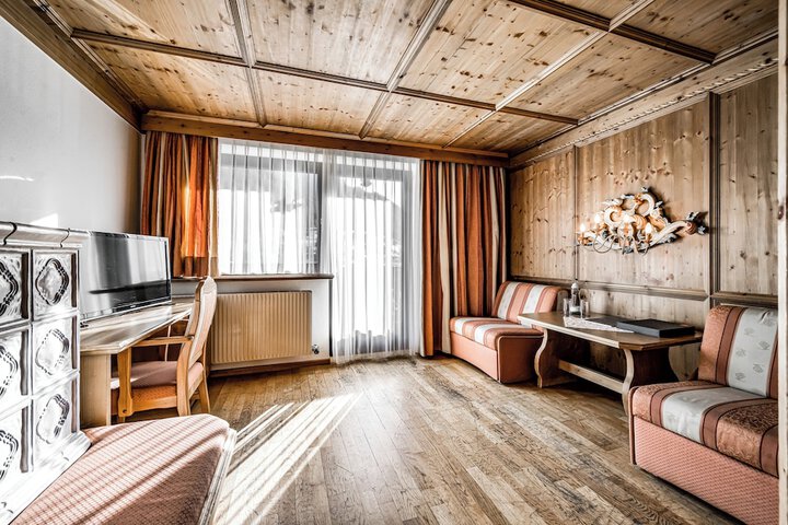 Room 14 of 65