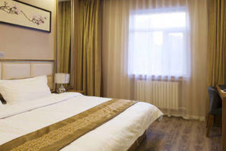 Room 13 of 25