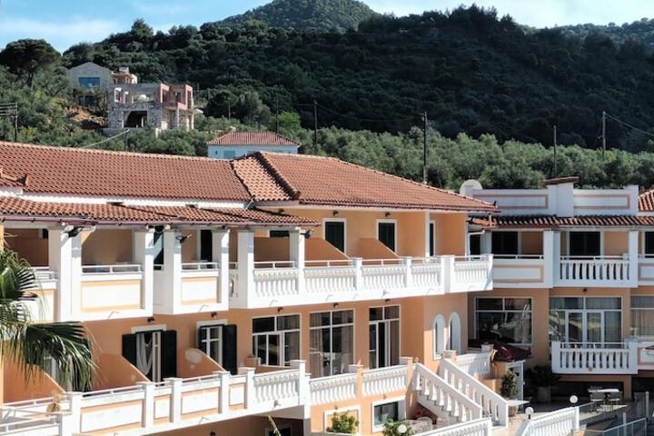 Hotel 98 of 105