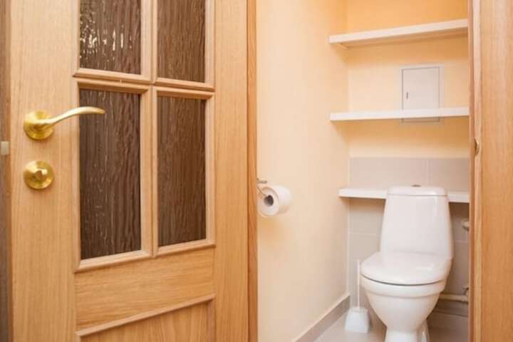 Room 9 of 16