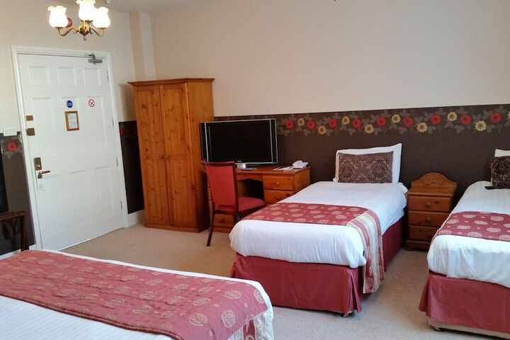 Room 11 of 36