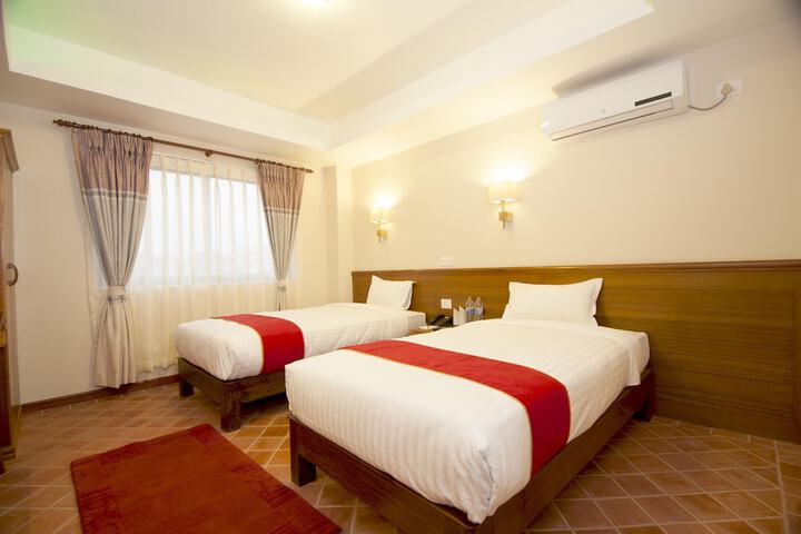 Room 12 of 34