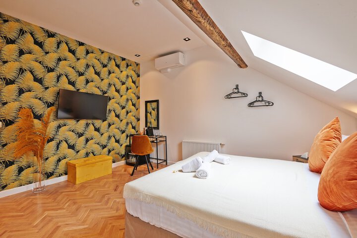 Room 35 of 71