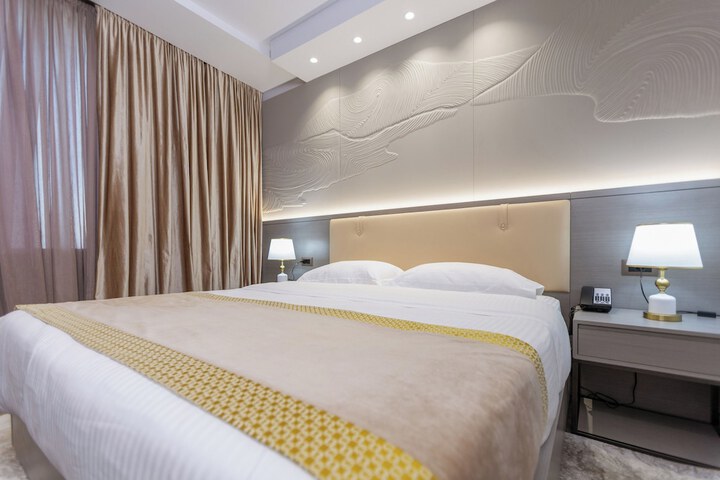 Room 8 of 40