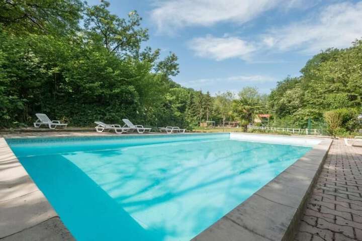 Pool Hotel