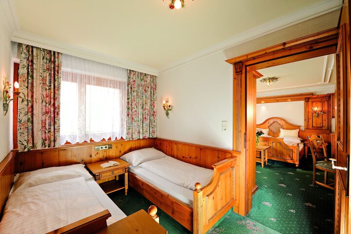 Room 35 of 90