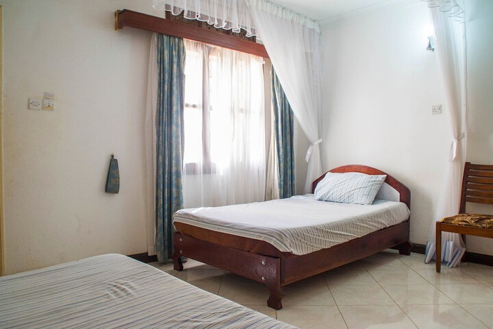 Room 19 of 29
