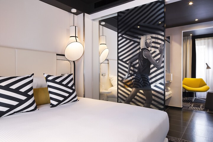 Room 13 of 63