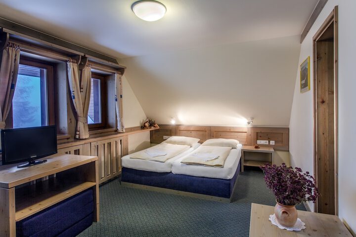 Room 10 of 78