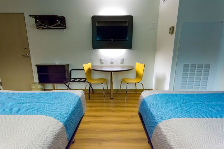 2 Double Beds (3 of 17)