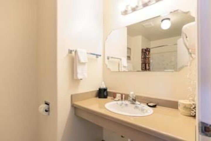 Room 2 of 25
