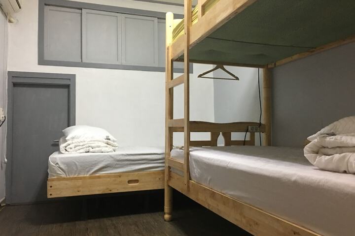 Room 14 of 38