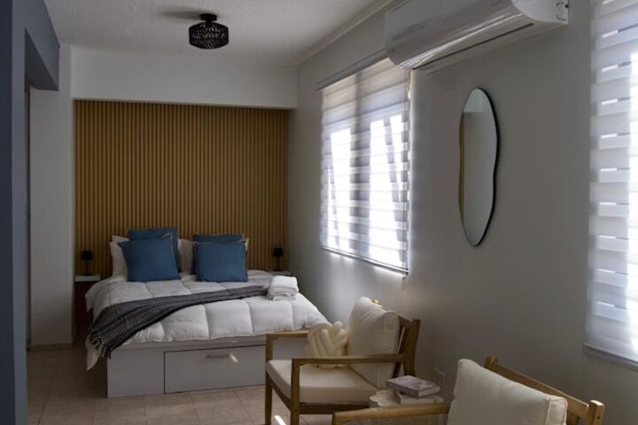 Room 2 of 34
