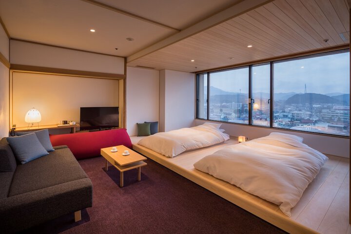 Room 4 of 52