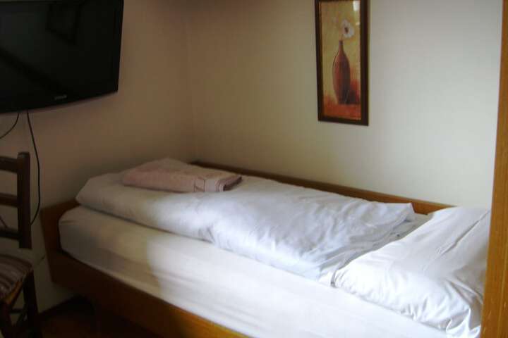 Room 12 of 66