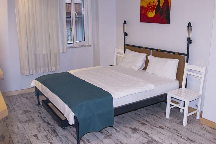 Room 15 of 46