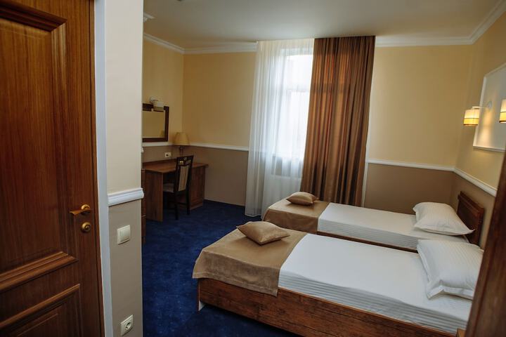 Room 12 of 50
