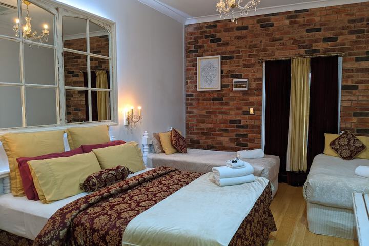 Room 7 of 175