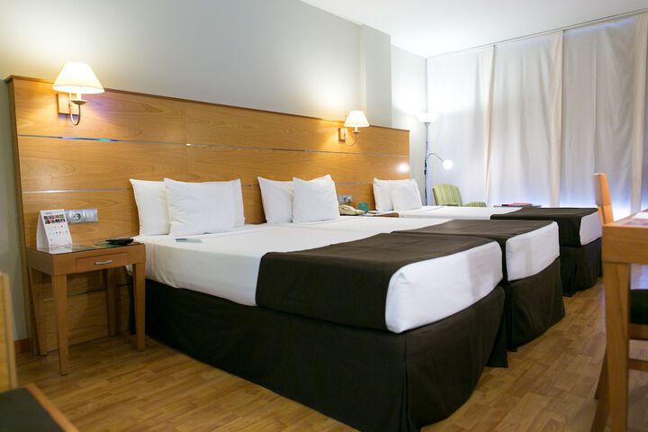 Room 5 of 90