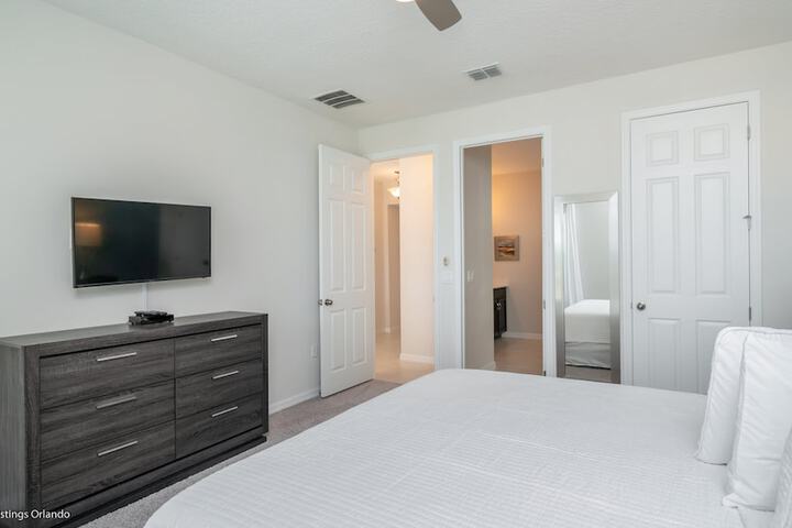 Room 5 of 55