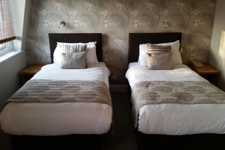 Room 35 of 43