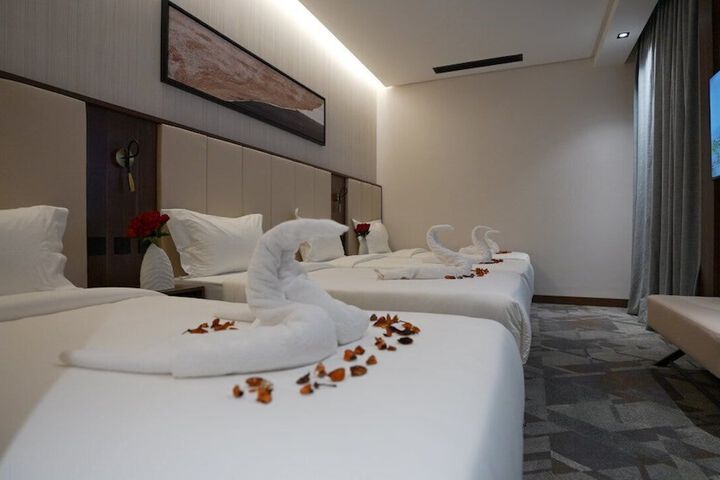 Room 6 of 18
