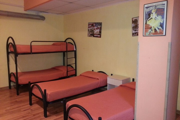 Room 2 of 51