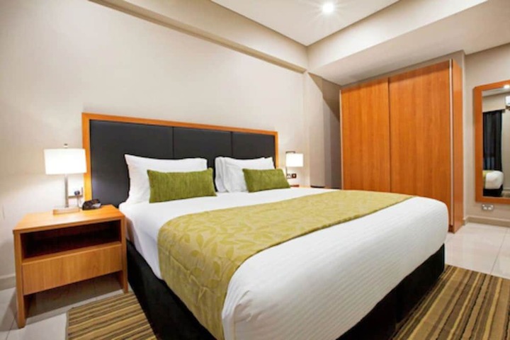 Room 8 of 34