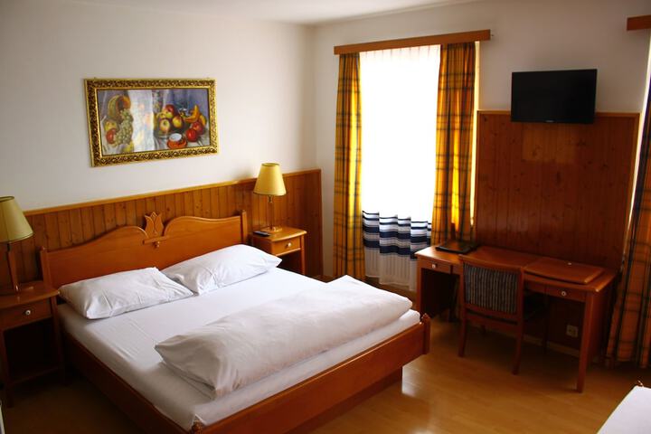 Room 7 of 69