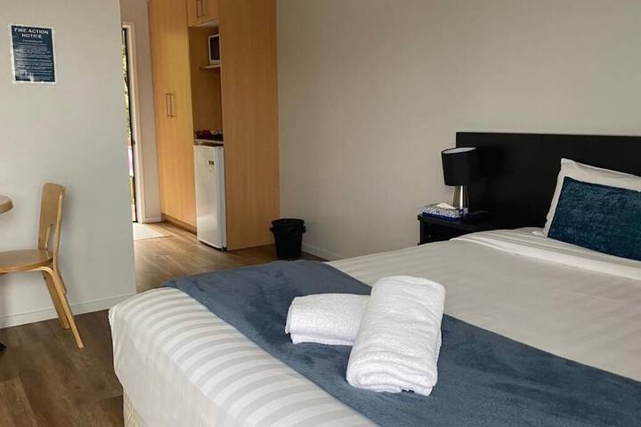 Room 16 of 44