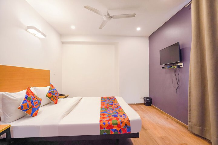 Room 12 of 26